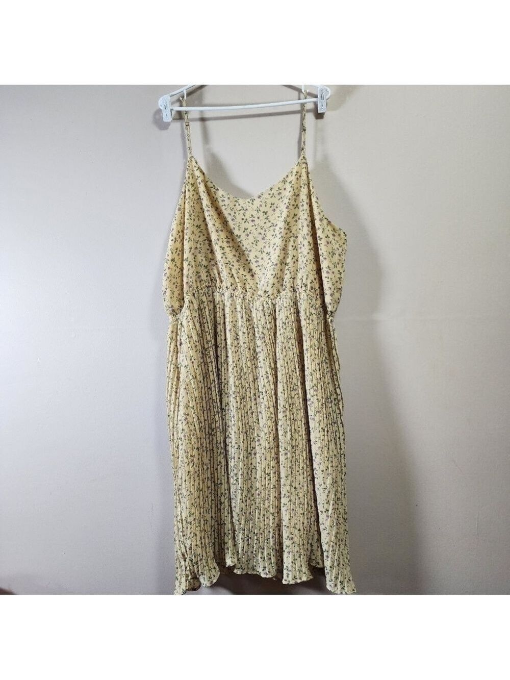 Hayden floral sleeveless pleated midi yellow dress,purple flowers & green leaves